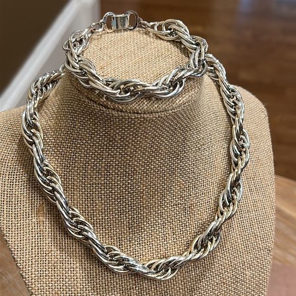 Vintage Trifari Set. Made in France. Necklace & Matching Bracelet - Picture 1 of 17